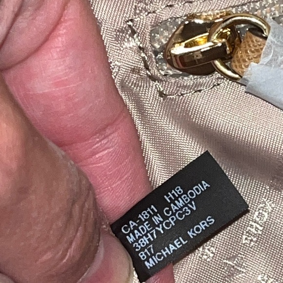 Michael Kors Jet Set Crossbody - Picture 4 of 7